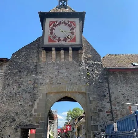 Dans Le Vieux Bourg De St Prex Appartement