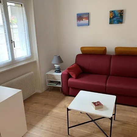 Διαμέρισμα Dans Le Vieux Bourg De St Prex *