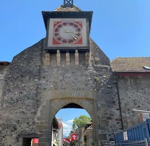 Dans Le Vieux Bourg De St Prex Lägenhet